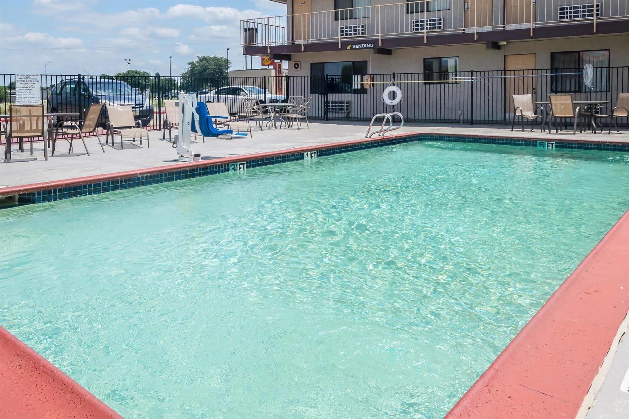 Motel 6-Mesquite, Tx - Rodeo - Convention Ctr Экстерьер фото